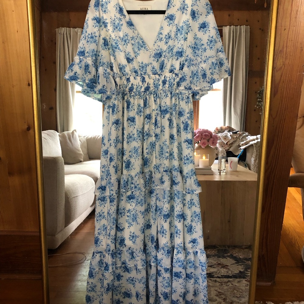 Aura Blue and White Floral Blouse